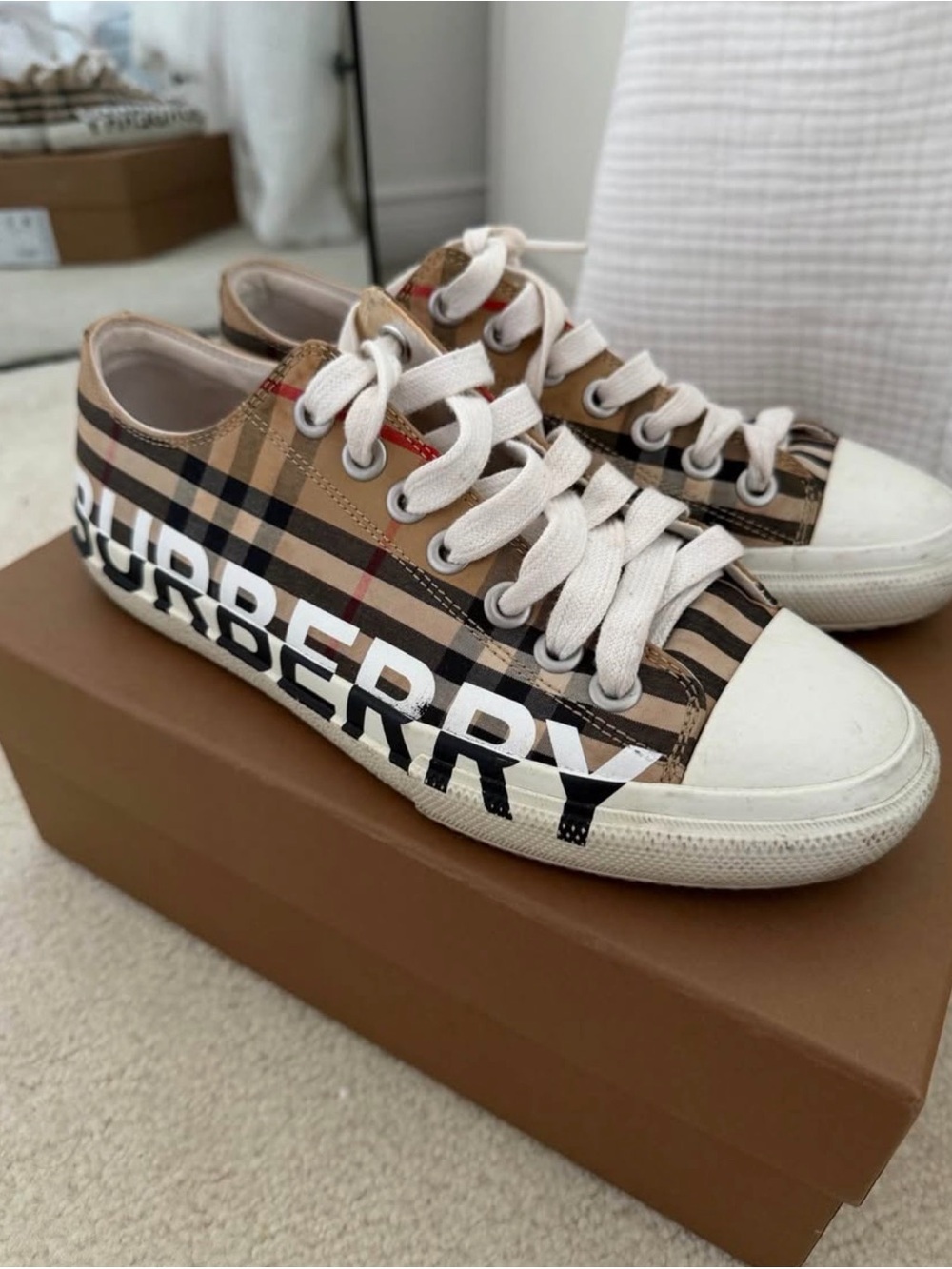 Burberry Beige Vintage Check Logo Low-Top Sneakers